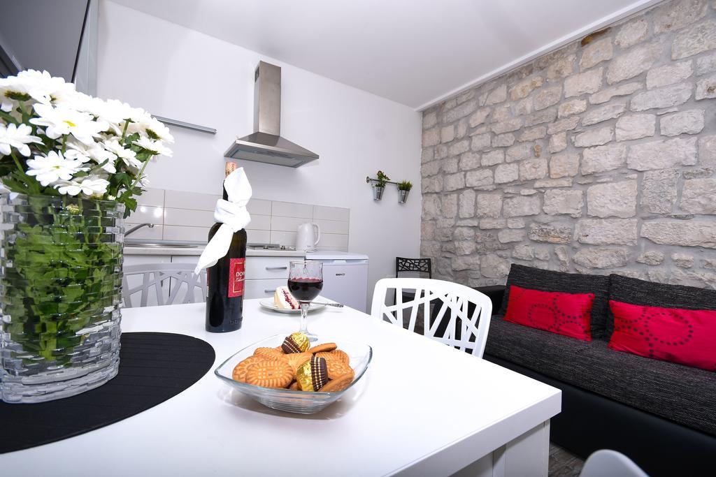 Tragos Lemon Tree Apartment Trogir Bagian luar foto