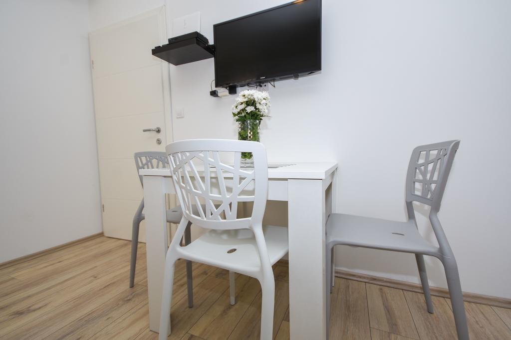 Tragos Lemon Tree Apartment Trogir Bagian luar foto