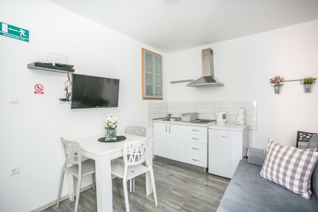 Tragos Lemon Tree Apartment Trogir Bagian luar foto