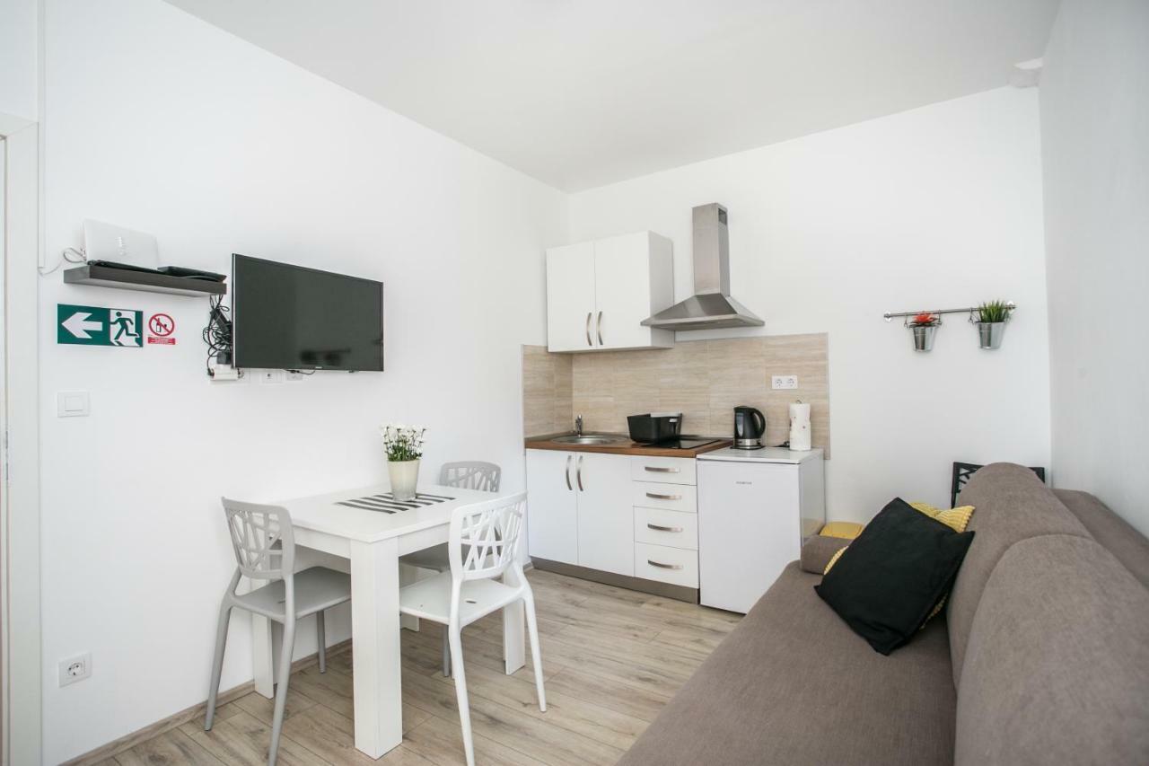 Tragos Lemon Tree Apartment Trogir Bagian luar foto
